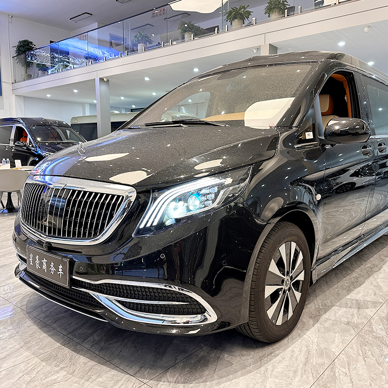 奔驰威霆商务车 小高顶外观设计 大连屏中控台