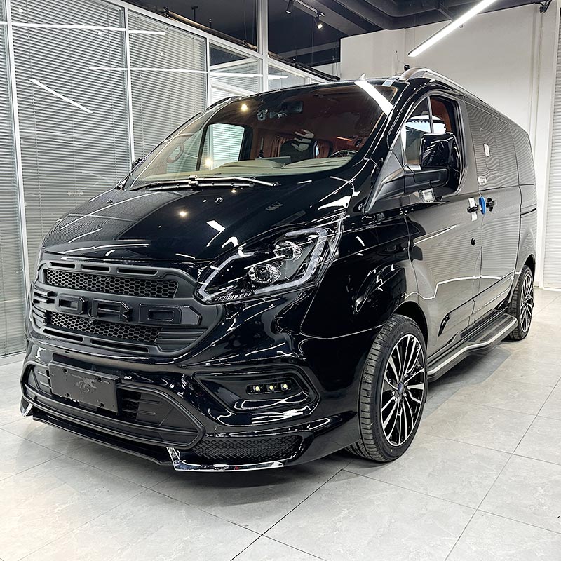 福特黑武士七座商务车 咖橙配色高级内饰