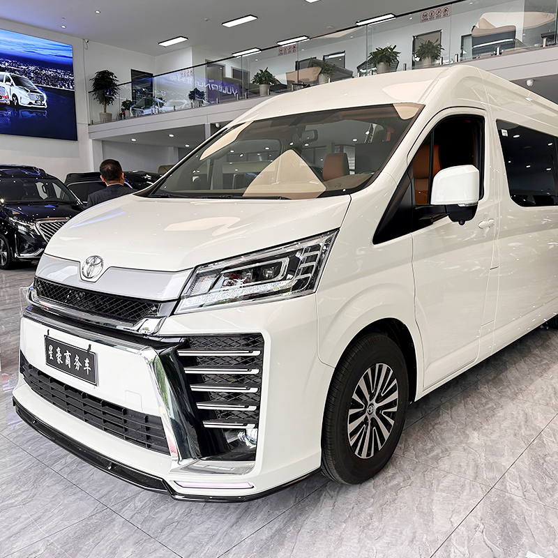 上海丰田海狮商务车七座版 白色外观半隔断设计