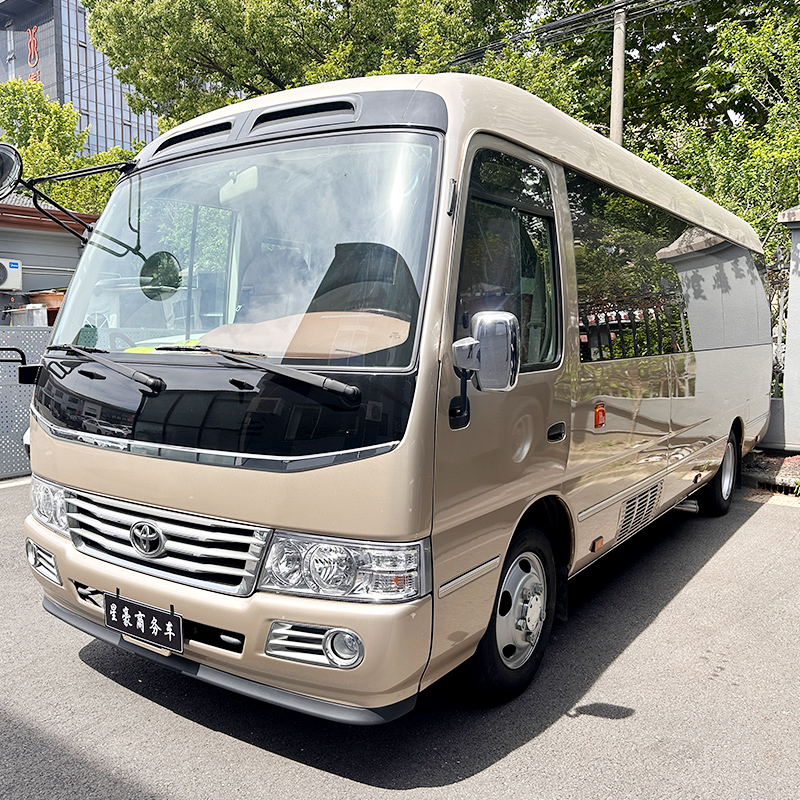 丰田考斯特11座商务车香槟金外观 上海展厅现车